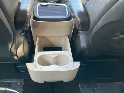 Used 2020 Chrysler Pacifica Touring-L Plus image 19