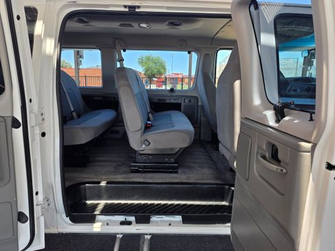 Used 2012 Ford E-350 and Econoline 350 XLT RWD image 18