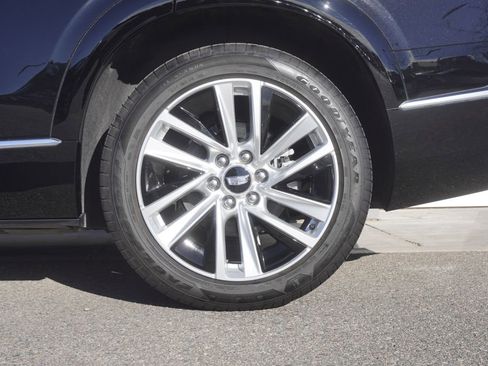 Used 2026 Cadillac Vistiq Luxury image 35