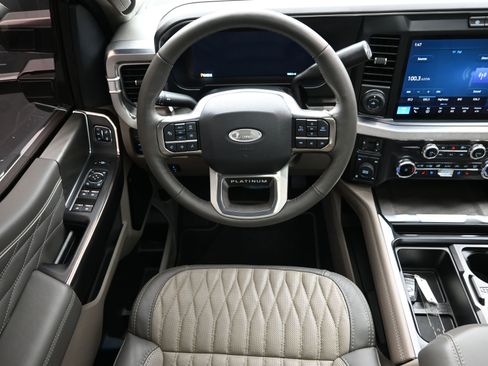 Used 2025 Ford F250 Platinum w/ Platinum Plus Package image 26