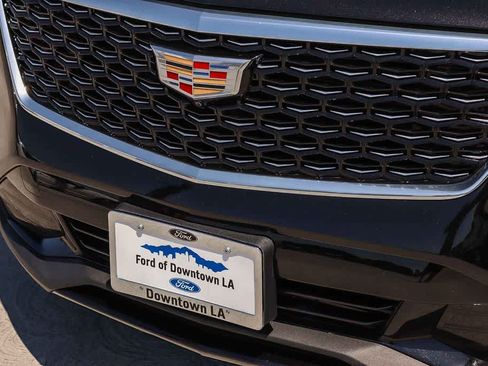 Used 2025 Cadillac XT4 Premium Luxury w/ Cold Weather Package FWD image 8