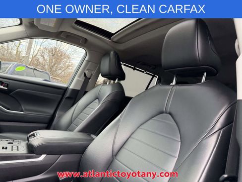 Used 2023 Toyota Highlander XLE AWD/4WD image 13