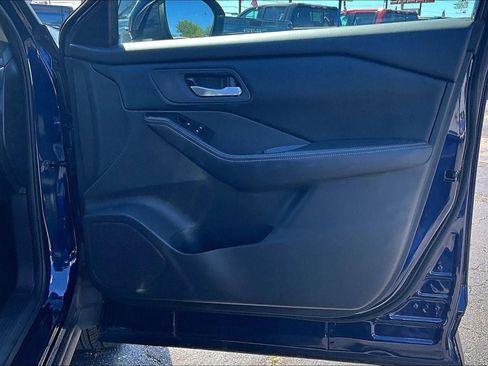 Used 2025 Nissan Rogue SV AWD/4WD image 26