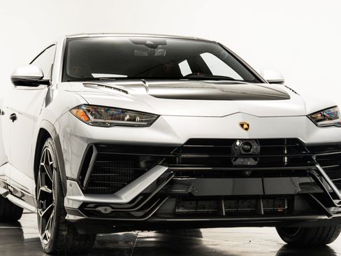 Used 2024 Lamborghini Urus Performante AWD/4WD image 3