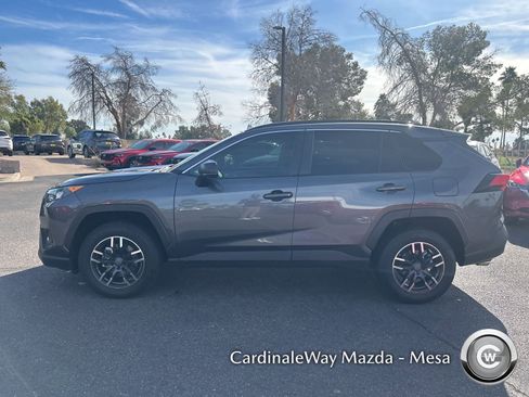 Used 2020 Toyota RAV4 LE image 4