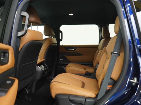 Used 2025 Nissan Armada SL w/ Captain's Chari Seat Package AWD/4WD image 20