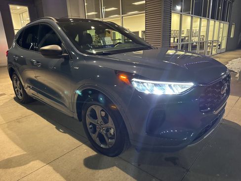 Certified 2023 Ford Escape ST-Line w/ Tech Pack #1 image 10
