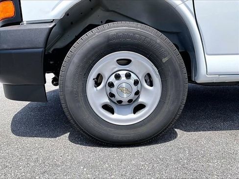 New 2026 Chevrolet Express 2500 Extended w/ Driver Convenience Package RWD image 7