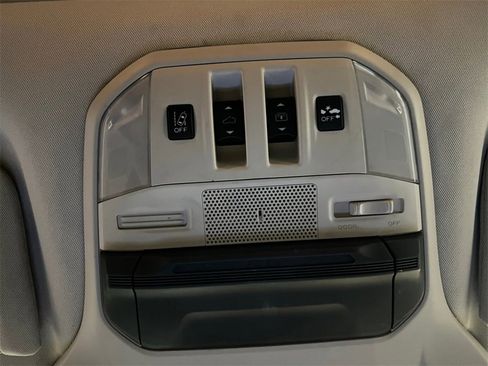Used 2019 Subaru Ascent Limited image 36