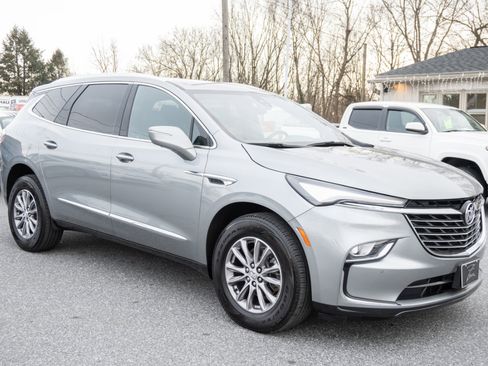 Used 2024 Buick Enclave Premium image 5