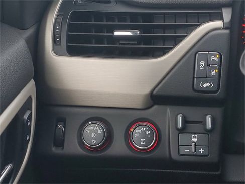 Certified 2015 GMC Yukon Denali image 30