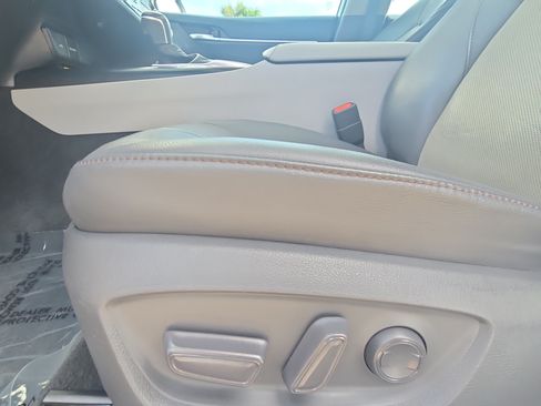 Used 2020 Toyota Camry XLE w/ Sunroof Package FWD image 26