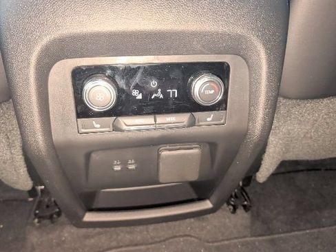 Used 2025 GMC Acadia Elevation w/ Elevation Premium Package FWD image 13