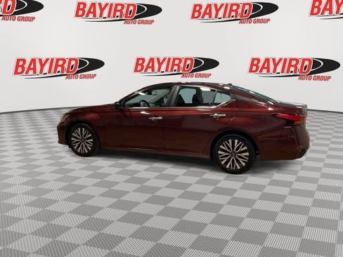 Used 2024 Nissan Altima 2.5 SV FWD image 6