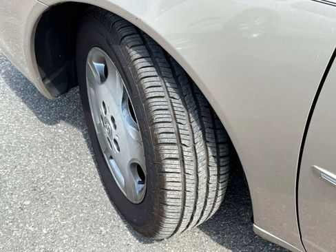 Used 2003 Toyota Avalon XLS image 19