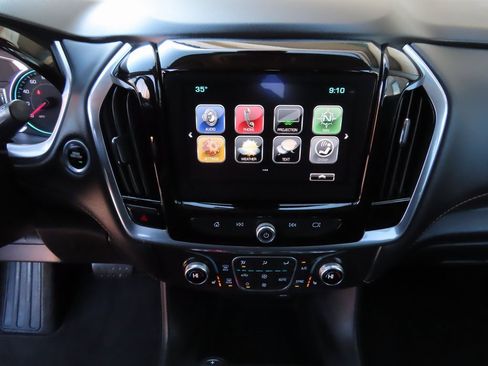 Certified 2019 Chevrolet Traverse LT w/ LT Premium Package image 20