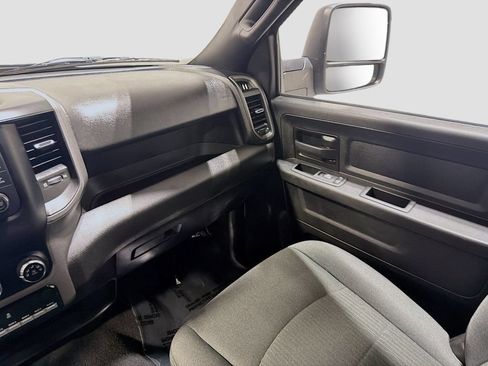 Used 2024 RAM 2500 Tradesman w/ Chrome Appearance Group AWD/4WD image 33