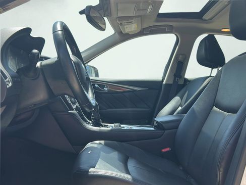 Used 2019 INFINITI Q50 Luxe w/ Cargo Package (L96) RWD image 6