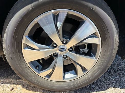 Used 2024 Subaru Ascent Premium w/ Convenience Package AWD/4WD image 11