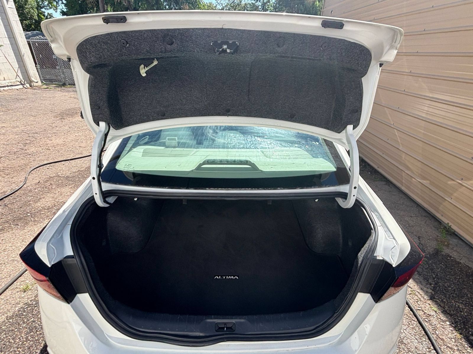 Used 2025 Nissan Altima 2.5 SV FWD image 28