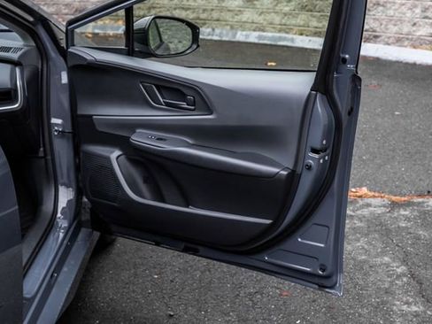 Used 2025 Toyota Prius LE FWD image 14