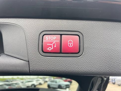 Used 2022 Mercedes-Benz GLC 300 4MATIC image 37