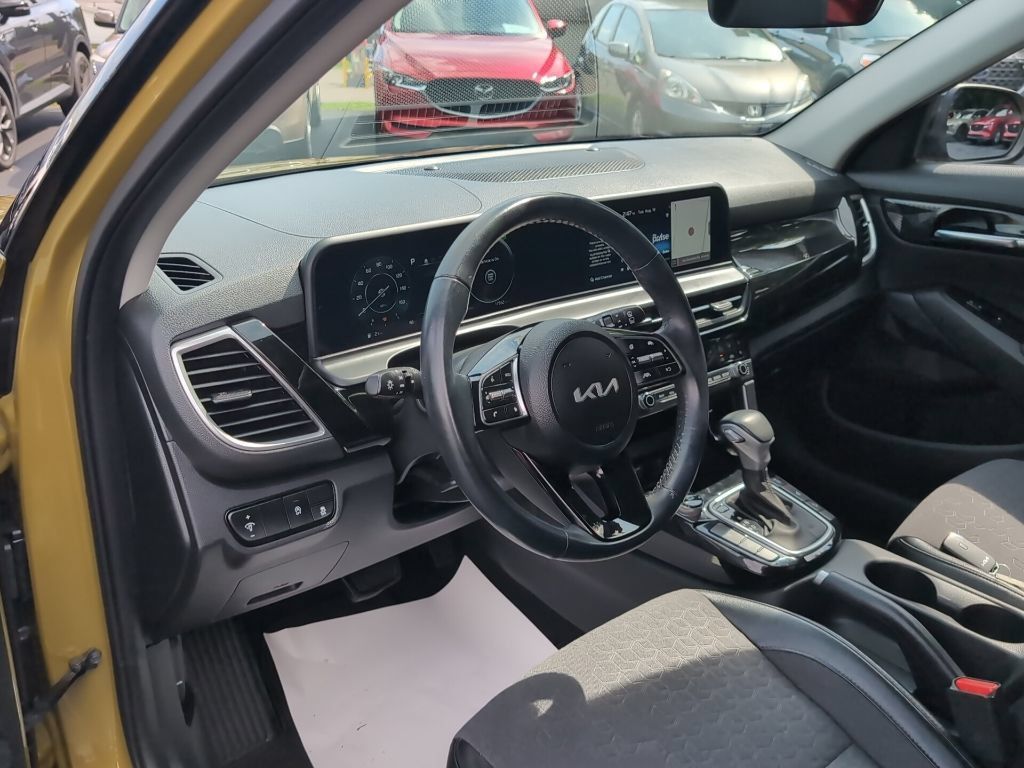 Used 2024 Kia Seltos S AWD/4WD image 14
