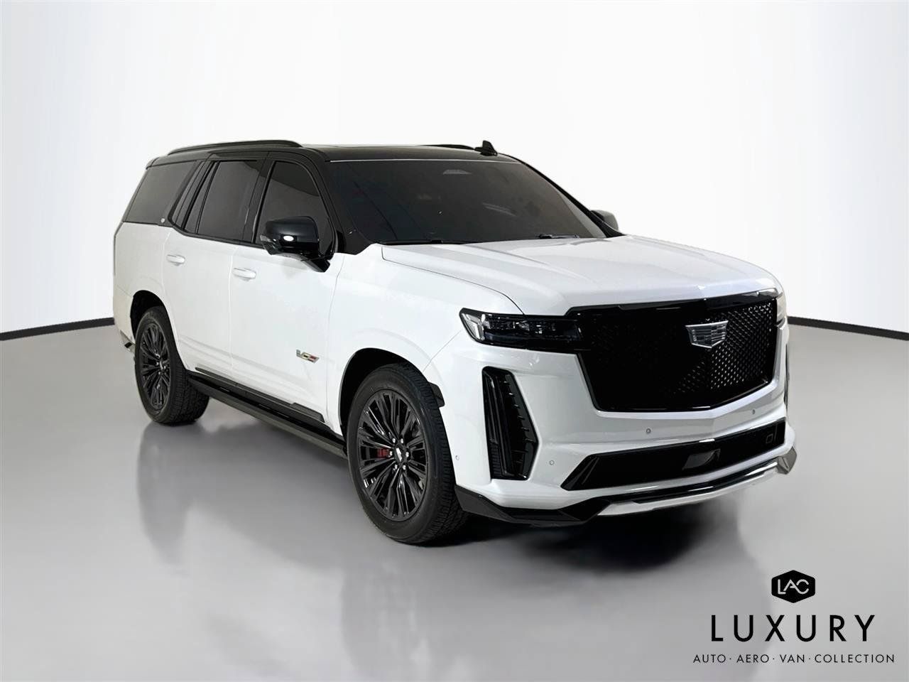 Used 2023 Cadillac Escalade V w/ LPO, ONYX Package AWD/4WD image 2