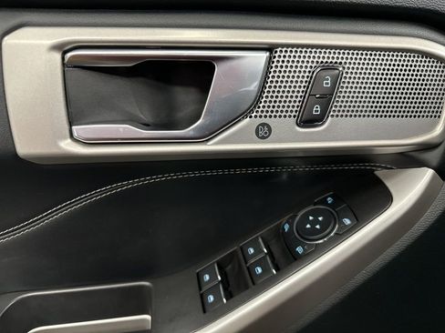 Used 2024 Ford Explorer XLT w/ Equipment Group 202A image 18