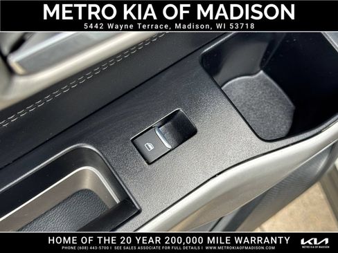 Used 2023 Ford Explorer XLT w/ Class IV Trailer Tow Package AWD/4WD image 33