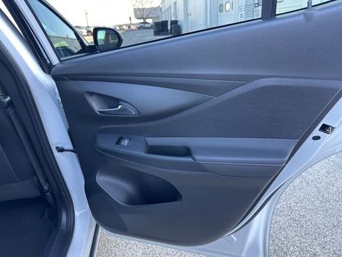 Used 2025 Buick Envista Avenir image 46