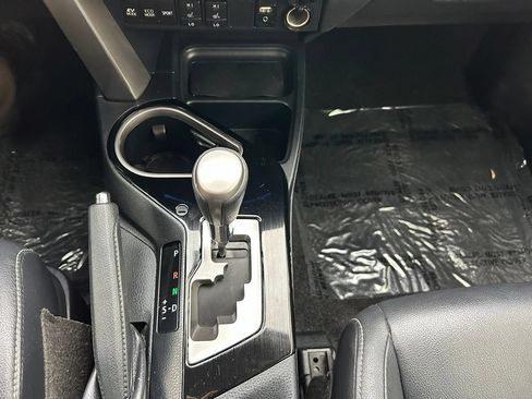 Used 2018 Toyota RAV4 Limited AWD/4WD image 25