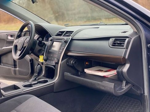 Used 2016 Toyota Camry LE FWD image 17