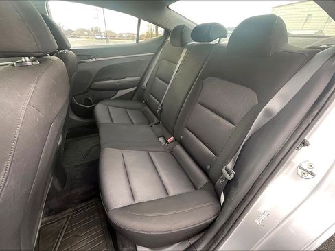 Used 2018 Hyundai Elantra SE image 17