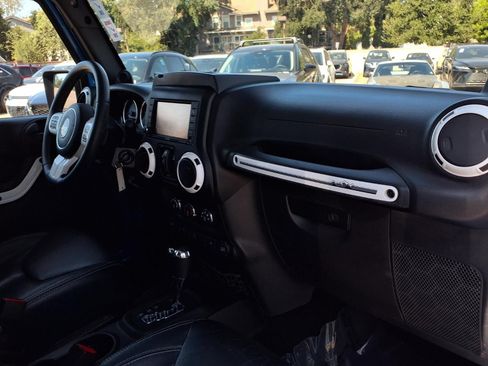 Used 2014 Jeep Wrangler Unlimited Sahara AWD/4WD image 23