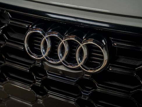 Used 2021 Audi SQ5 Prestige w/ Prestige Package image 7