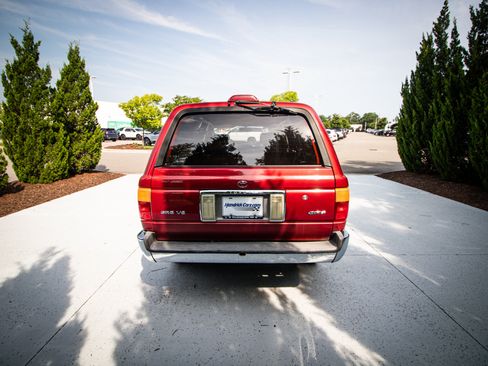 Used 1995 Toyota 4Runner SR5 AWD/4WD image 9