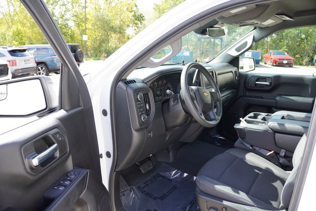 Used 2022 Chevrolet Silverado 1500 Custom w/ LPO, Dark Essentials Package AWD/4WD image 14