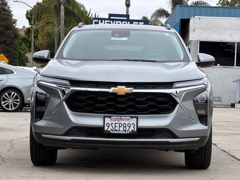 Used 2025 Chevrolet Trax LT w/ Driver Confidence Package FWD image 12