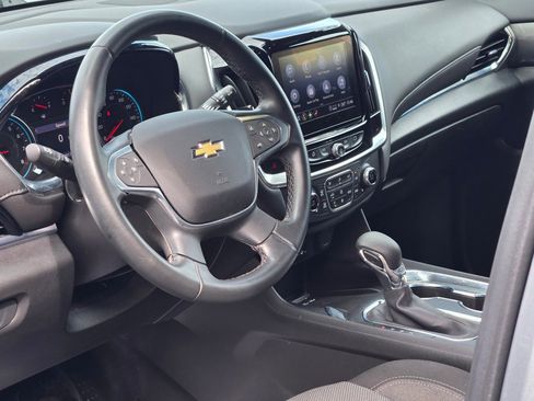 Used 2023 Chevrolet Traverse LT image 25