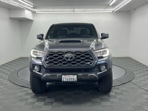 Certified 2020 Toyota Tacoma TRD Sport image 5
