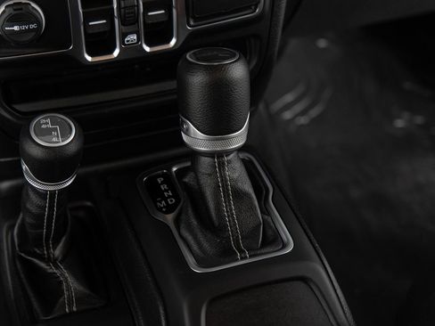 Used 2020 Jeep Gladiator Overland image 35