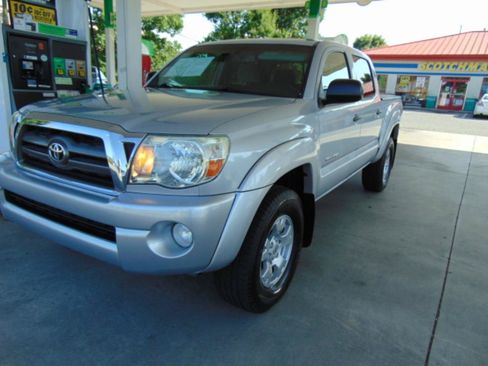 Used 2009 Toyota Tacoma 4x4 Double Cab image 2