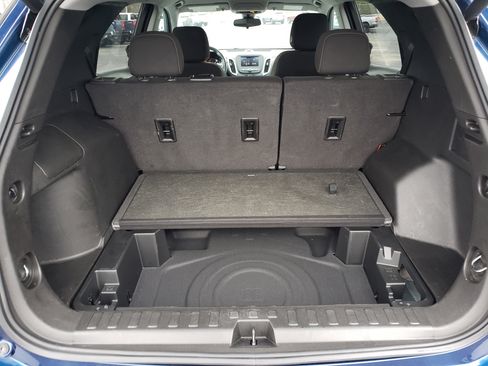 Used 2022 Chevrolet Equinox LT w/ Driver Convenience Package image 11