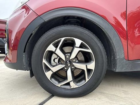 Used 2022 Kia Sportage LX image 4