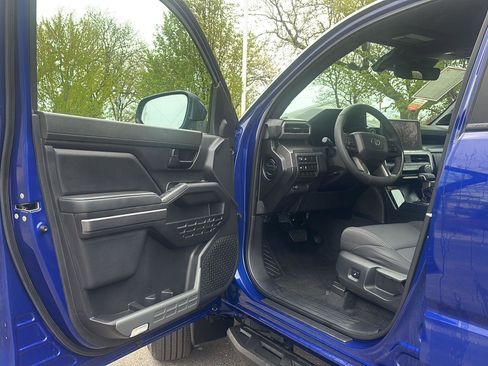 Used 2025 Toyota Tacoma SR5 AWD/4WD image 2