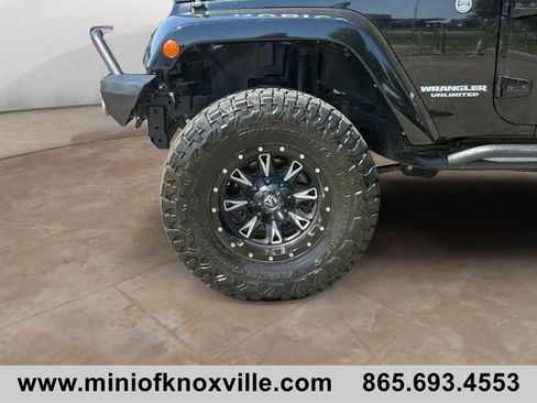 Used 2015 Jeep Wrangler Unlimited Rubicon w/ Dual Top Group AWD/4WD image 8