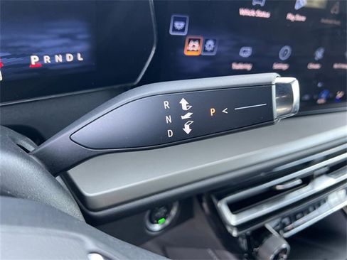 Certified 2025 Chevrolet Traverse LT image 19