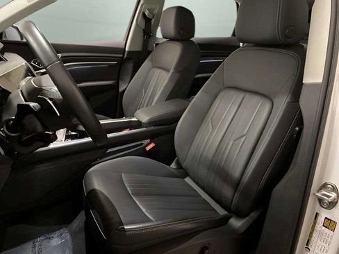 Used 2024 Audi Q8 e-tron Premium Plus w/ Premium Plus Package image 69