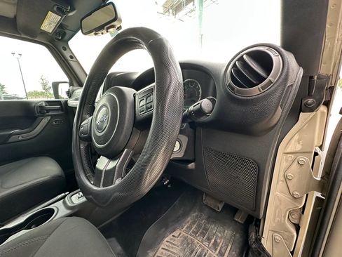 Used 2018 Jeep Wrangler Unlimited Sport image 22